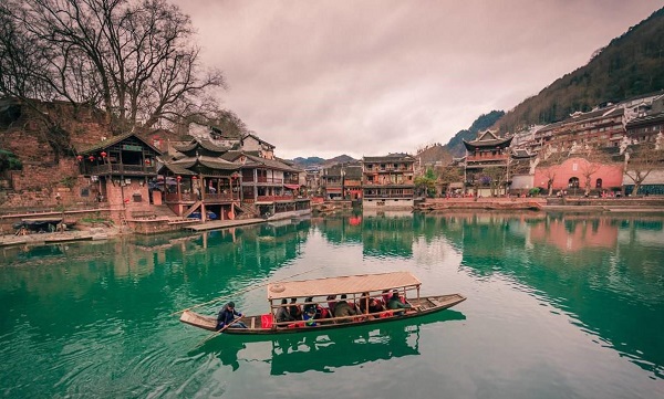 tour phượng hoàng cổ trấn bay thẳng từ tphcm