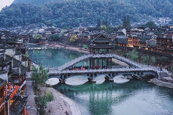 tour phượng hoàng cổ trấn bay thẳng từ tphcm
